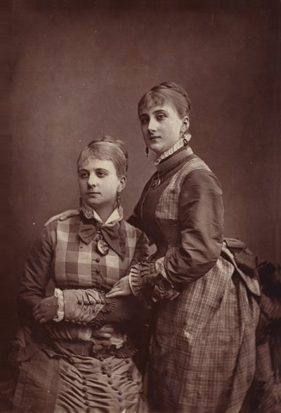 The Sisters Bransconibe door English Photographer