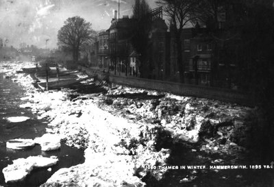 De Theems bij Hammersmith in de winter, 1895 door English Photographer