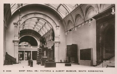 Het Victoria en Albert Museum, South Kensington, Londen door English Photographer