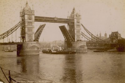 Tower Bridge, Londen door English Photographer