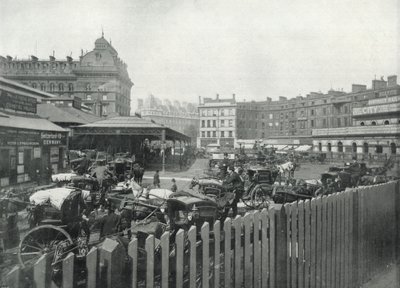Victoria Station, algemeen overzicht van het stationsplein door English Photographer