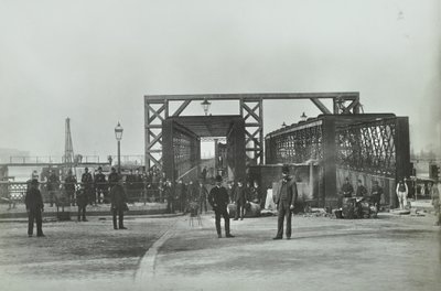 Uitzicht op Woolwich Ferry, 1889 door English Photographer