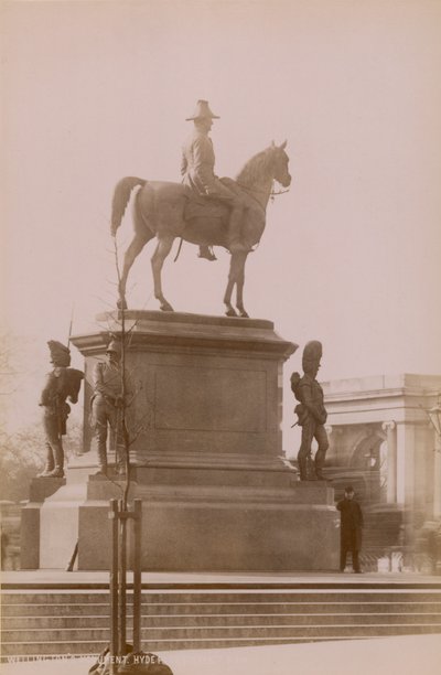 Wellington Monument in Hyde Park door English Photographer