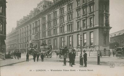Westminster Palace Hotel, Victoria Street, Londen door English Photographer