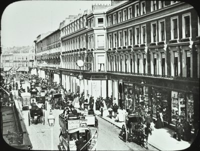 Whiteleys, Westbourne Grove, Westminster LB: kijkend naar het westen, 1895 door English Photographer