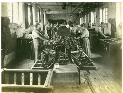 Spoelruimte, Hughes fabriek nr. 2, 1923 door English Photographer