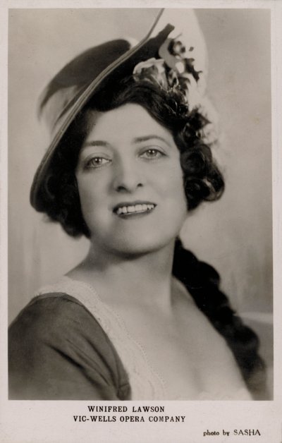 Winifred Lawson, Vic-Wells Opera Company door English Photographer