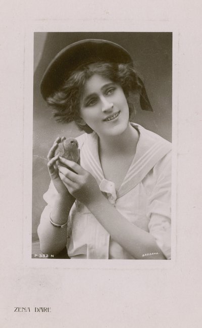 Zena Dare door English Photographer