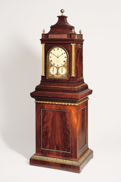 Een Regency gigantisch kwartslag acht dagen draaiend muziekkastklok, ca. 1820 door English School