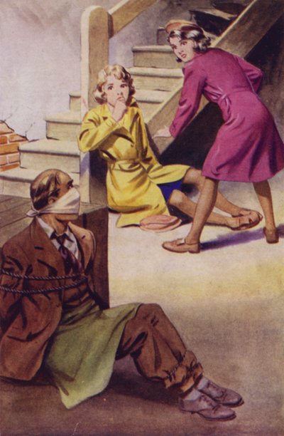 Een man gebonden, gekneveld en zittend op de vloer terwijl twee meisjes toekijken door English School
