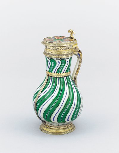 Een Elizabeth I zilver-vergulde gemonteerde Iznik kan, 1586 door English School