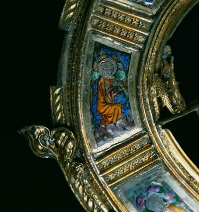 Engel die een blaasinstrument speelt, detail van de kromstaf van William of Wykeham (c.1320-1404) (verguld zilver en champlevé email) door English School