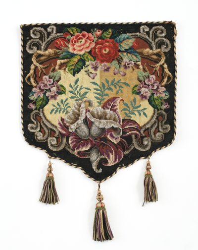 Vuur scherm paneel, ca. 1850 (Berlin wolwerk canvas paneel met kralenwerk en zijden achterkant) door English School