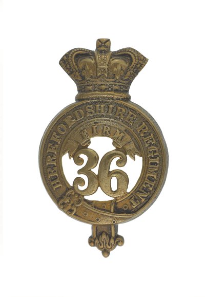 Glengarry badge door English School