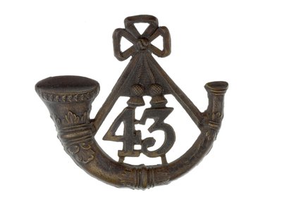 Glengarry badge door English School