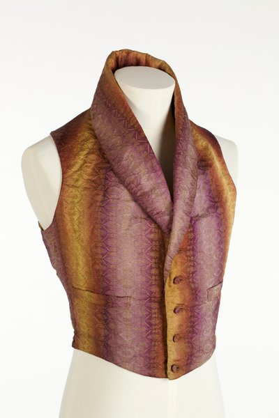 Hooggesloten vest met geweven verticale strepen in vervagende kleuren van paars, brons en geel, ca. 1840 door English School