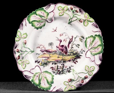 Longton Hall Bord, Gemodelleerd met Aardbeien, 1749-60 (porselein) door English School