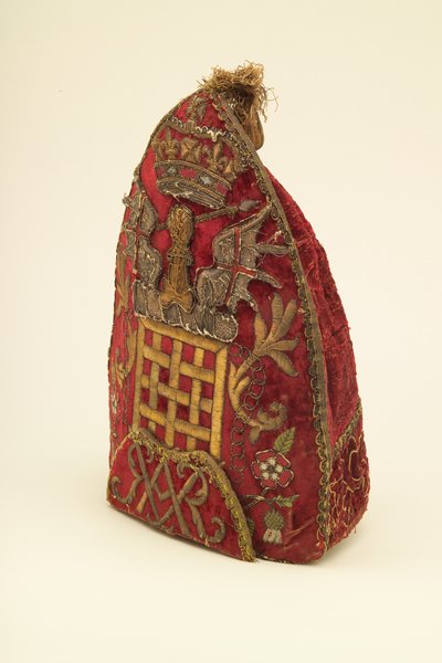 Grenadiersmuts van officier, circa 1708 door English School