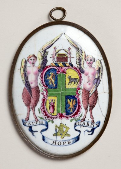 Ovale plaquette met vrijmetselaarsbadge door English School