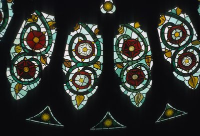 Detail van roosvenster door English School