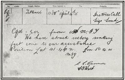 SOS-bericht ontvangen door de Russische stoomboot, Birma, ongeveer vijf minuten nadat de Titanic op 15 april 1912 een ijsberg raakte, uit "The Sphere", 04 mei 1912 door English School