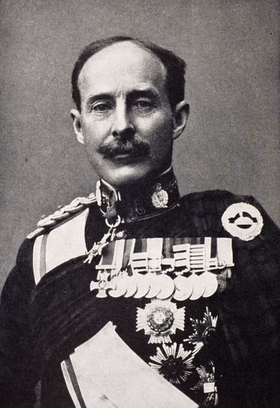 Sir Ian Standish Monteith Hamilton toen een Kolonel, uit 