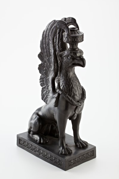 Staffordshire Wedgwood basaltware kandelaar in de vorm van een griffioen, ca. 1771-80 door English School