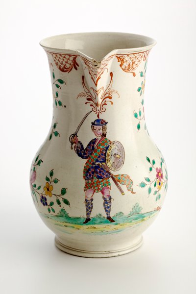 Staffordshire kan versierd met figuur in Highland kostuum, 1755 door English School