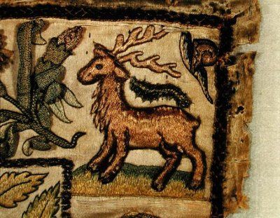Stumpwork die een hert afbeeldt (detail) door English School
