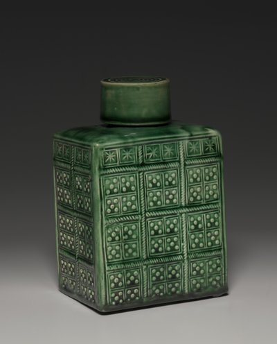 Theebus met Deksel, Staffordshire Fabriek, c.1750-1800 door English School