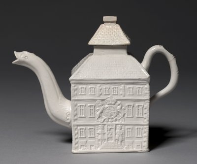 Theepot, gemaakt in Staffordshire Factory, Groot-Brittannië, gemodelleerd door Aaron Wood door English School