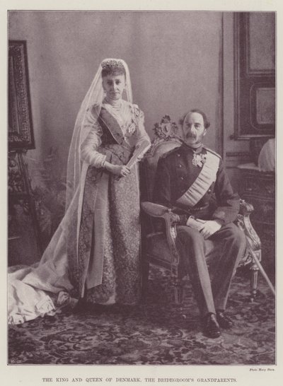 De koning en koningin van Denemarken, de grootouders van de bruidegom (gravure) door English School