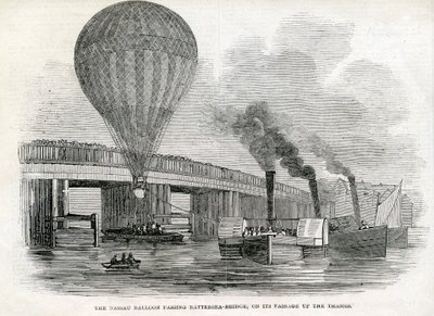 De Nassau-ballon passeert Battersea Bridge door English School