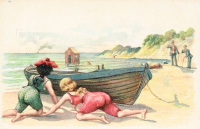 Twee vrouwen in badpakken schuilen achter een roeiboot door English School