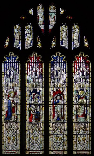 Raam Ew met het oostelijke raam: glas oorspronkelijk afkomstig uit de kerk van Stretton Sugwas door English School