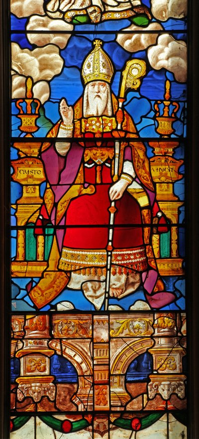 Raam N2 met St. Nicolaas: een getransformeerde figuur van God de Vader oorspronkelijk bovenaan een Boom van Jesse nog steeds in St. Georges Hanover Square door English School