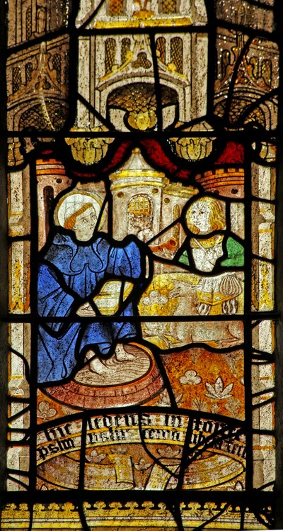 Raam nr. 5 met St. Neot bestudeert de psalter - voeten in water door English School