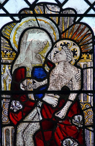 Raam w4 met de Pieta door English School