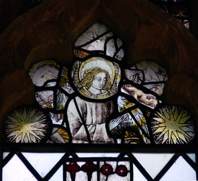 Raam w6 met een engel en Edward IV zonnestralen door English School