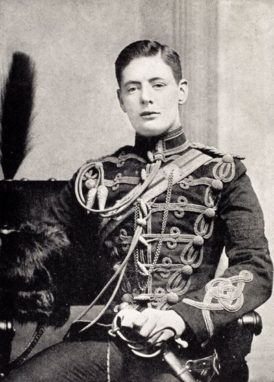 Winston Churchill als Tweede Luitenant in de 4de Queen