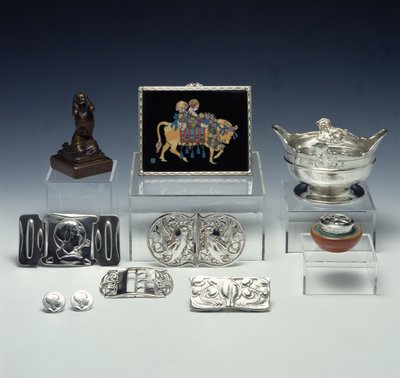 Arts and Crafts zilver en metaalwerk door Harold Stabler (1872-1945), Phoebe Stabler (ca.1873-1955), Kate Harris en Liberty door English School English School