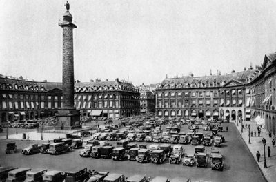 Place Vendôme en de zuil opgericht voor Napoleons overwinningen, Parijs door Ernest Flammarion