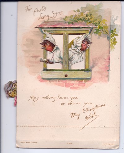 Victoriaanse kerstkaart van twee roodborstjes in nachtkleding die angstig uit het raam kijken, ca. 1880 door Ernest Henry Griset