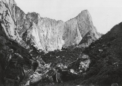 Hua shan, Shensi, De cilinder van de Berg van de 5 Pieken, Midden en Westelijke Piek door Ernst Boerschmann