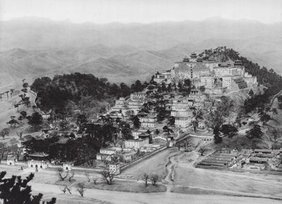 Jehol, Potala, Chihli, Het Lama-klooster Potala in Jehol, Uitzicht vanuit het zuidoosten (zwart-wit foto) door Ernst Boerschmann