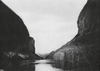 Yangtzekiang, Feng siang kou, Szechuan, De Bellows Gorge onder Kuelchoufu, Uitzicht stroomopwaarts door Ernst Boerschmann
