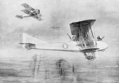 Driezitsvliegtuig op een fotografische missie, beschermd door een Spad jachtvliegtuig, 1918 1926 door Etienne Cournault