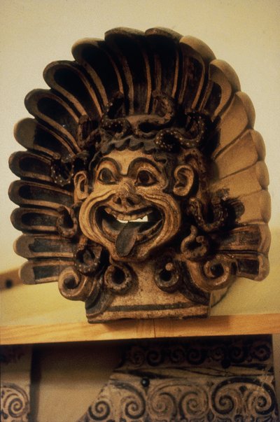 Antefix in de vorm van een Gorgonenhoofd door Etruscan
