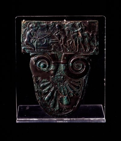Etruskische beschaving: bronzen plaquette verwijzend naar de mythe van Troilos, 520 v.Chr. door Etruscan