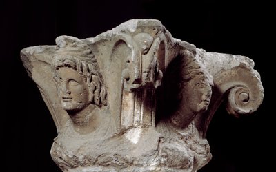 Etruskische beschaving: versierde zuil kapitelen uit het graf Campanari in Vulci, Italië. Eind 4e, begin 3e eeuw v.Chr. Florence, Museo Archeologico door Etruscan
